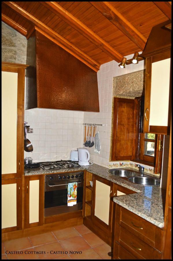 Castelo Cottages Castelo Novo Екстер'єр фото